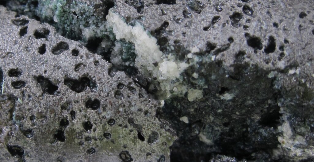 Basalt rock with injected CO2