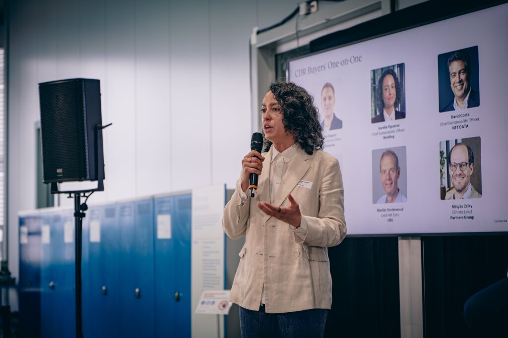 event,-speakers-and-guests-101.jpg