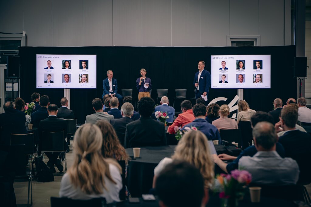 event,-speakers-and-guests-218.jpg