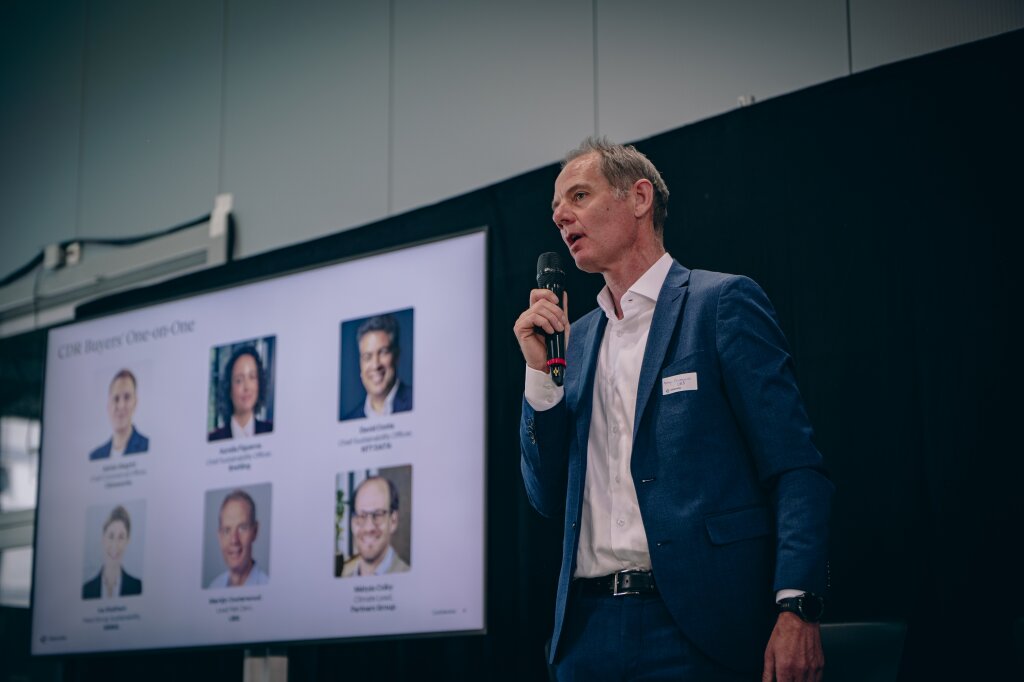 event,-speakers-and-guests-220.jpg