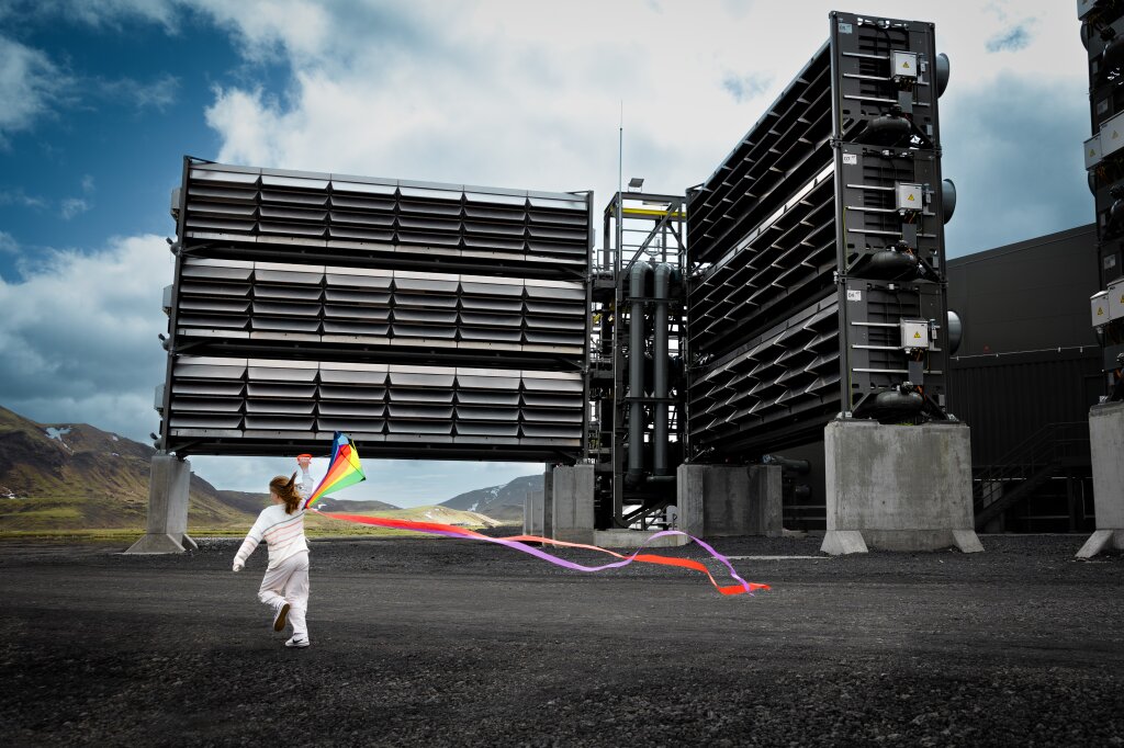 climeworks'-mammoth-plant,-unveiling-(2).jpg